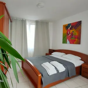  Appartement Mooi Slaapkamer! Proper En Compact Place Voor 3